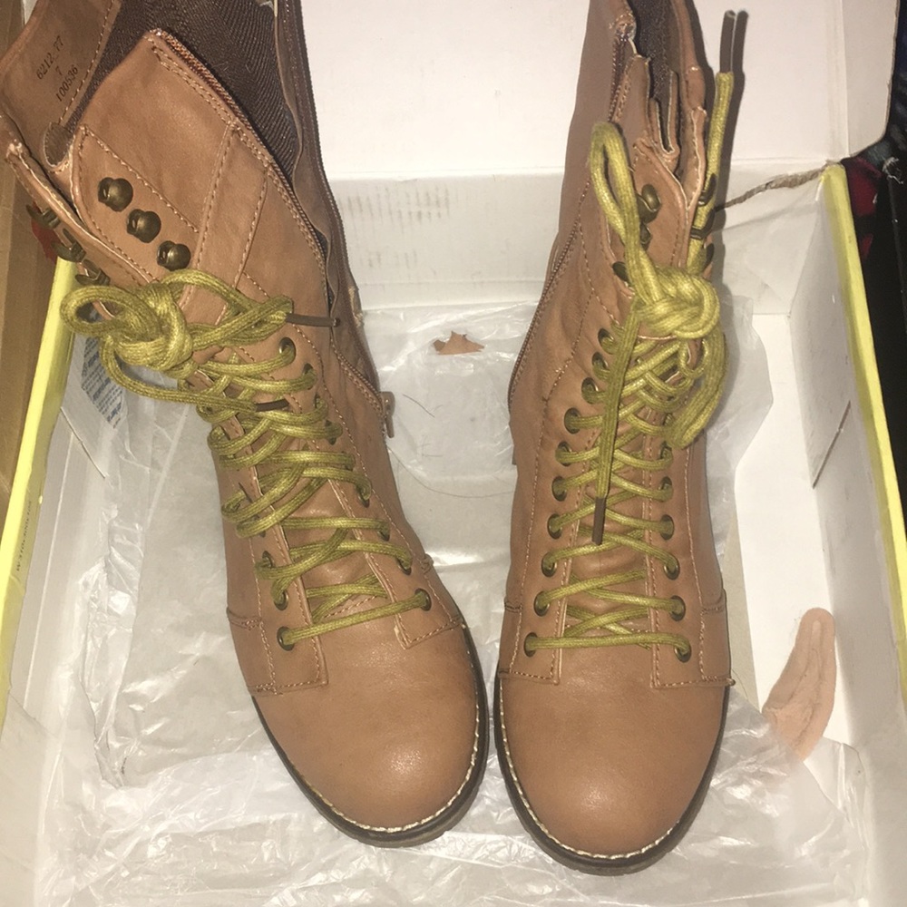 Boots - Picture 2 of 3